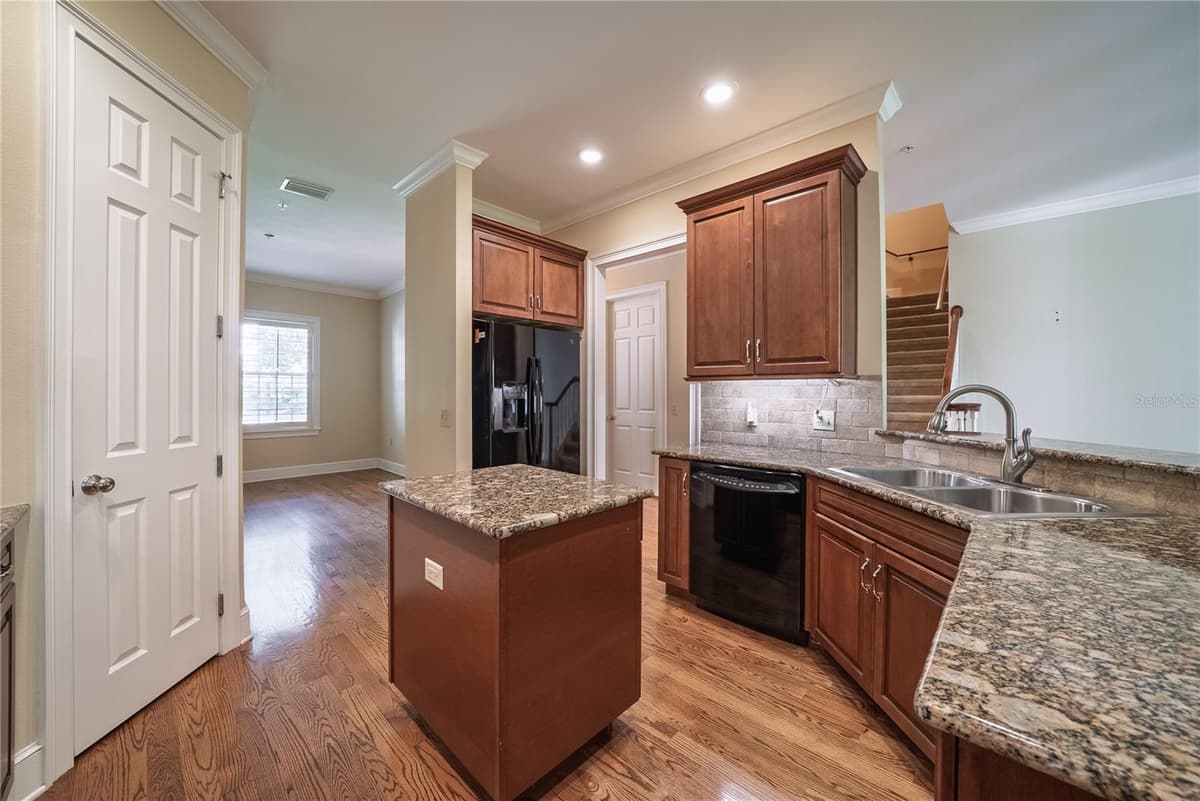 1331 COUNTRY CLUB OAKS CIRCLE — photo 10 of 55