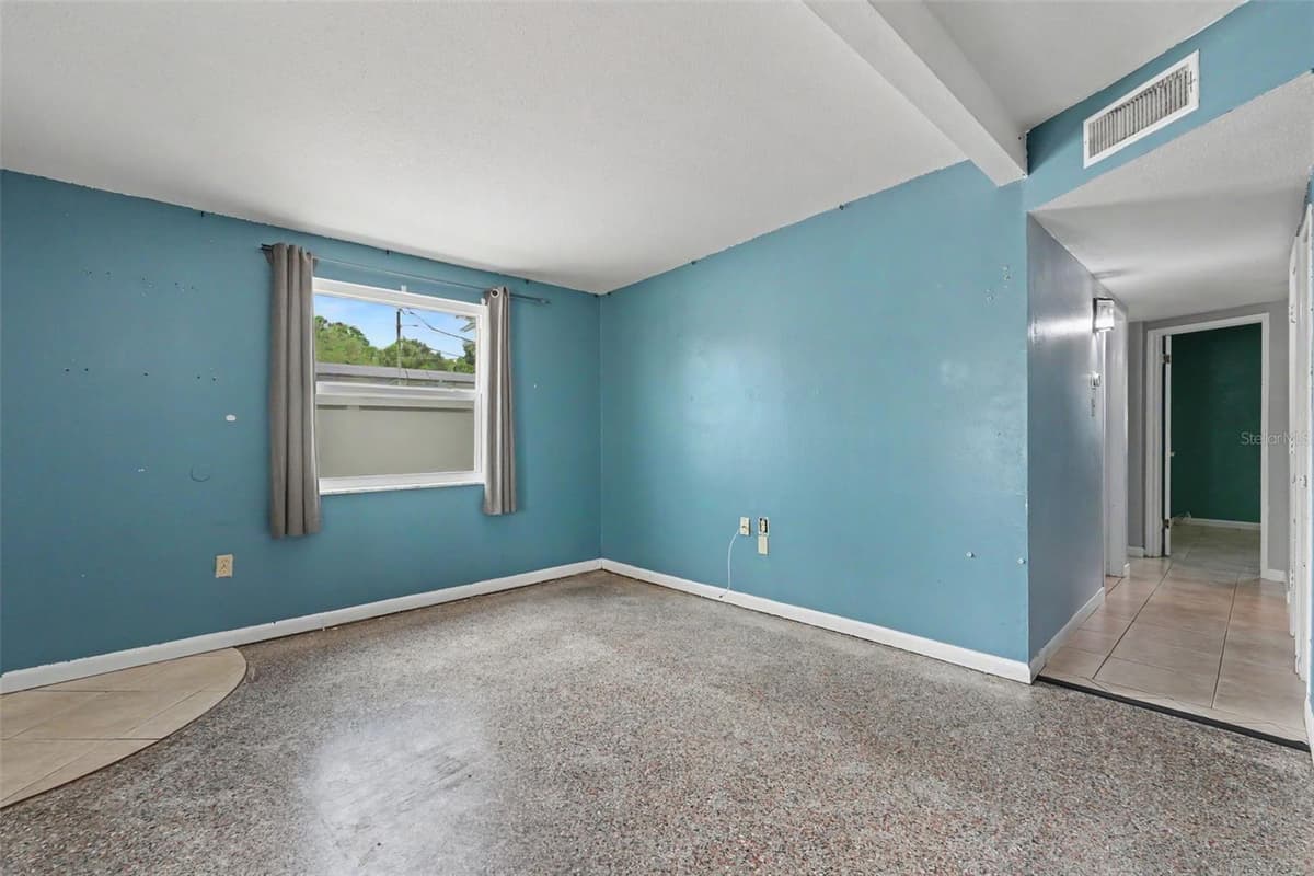 8042 91ST TERRACE — photo 9 of 28