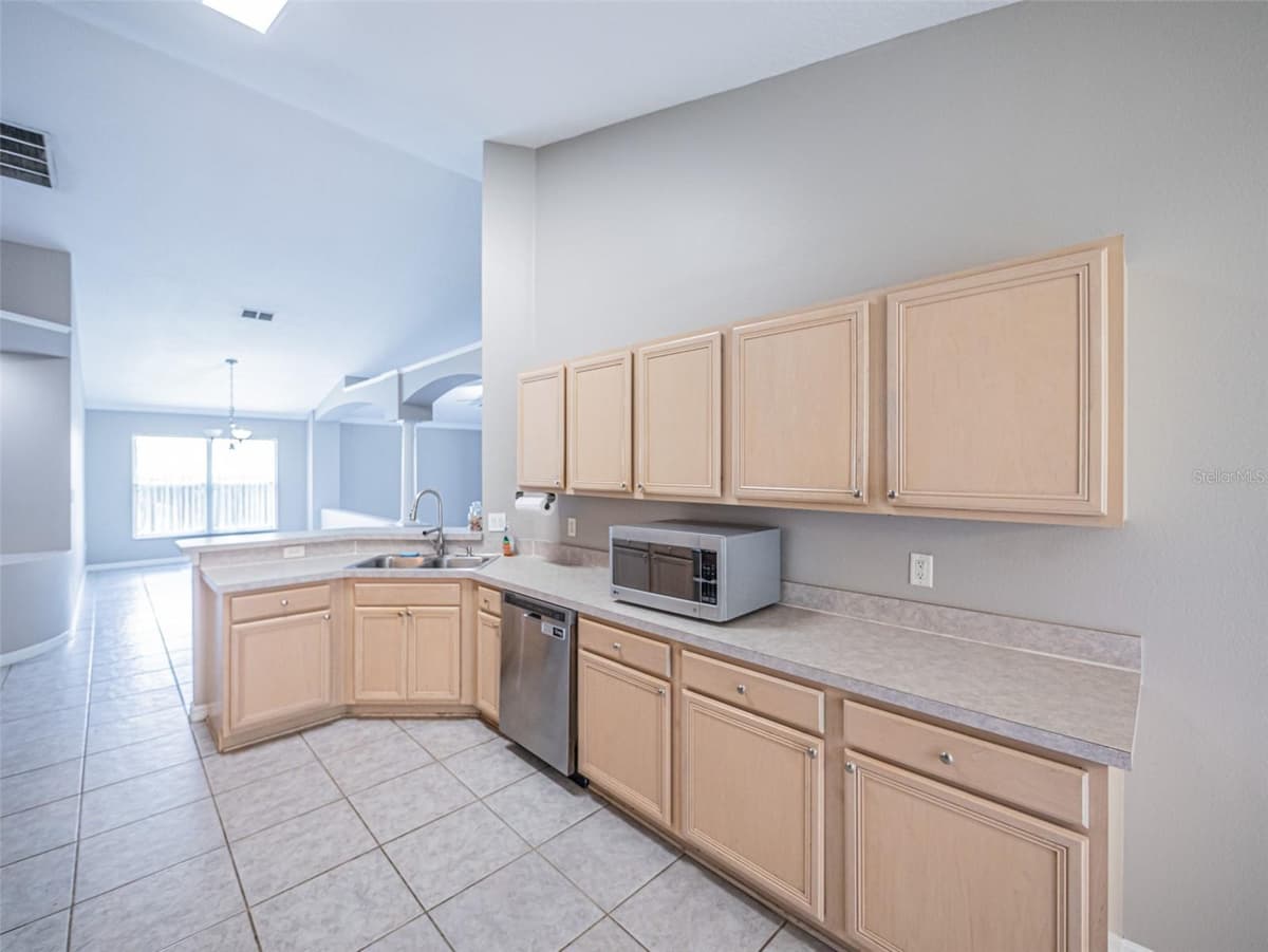 2843 STRAND CIRCLE — photo 11 of 47