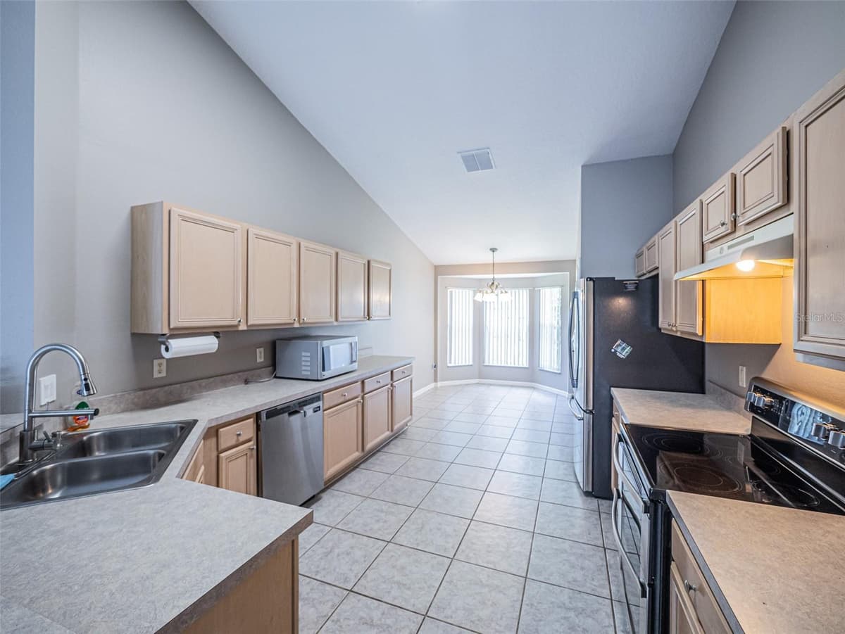 2843 STRAND CIRCLE — photo 8 of 47