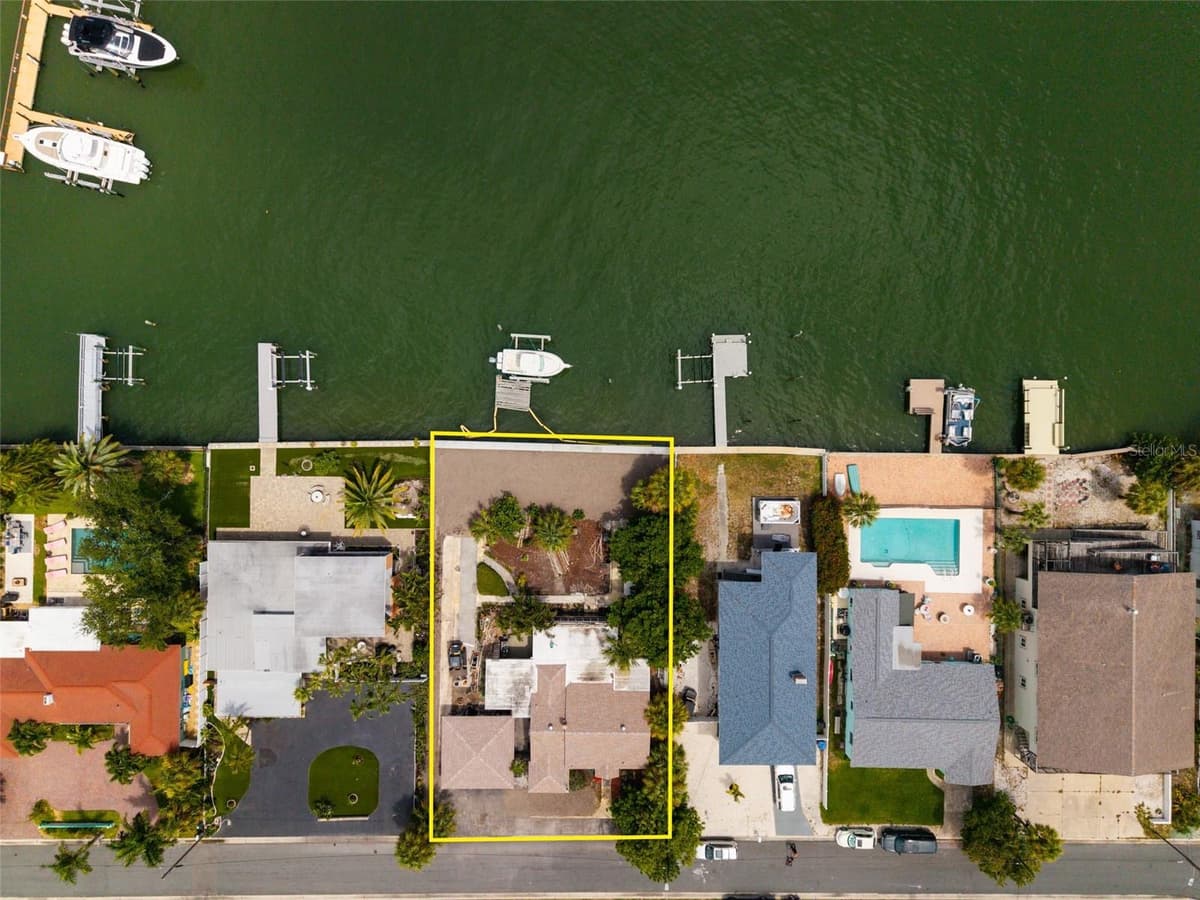 216 PUNTA VISTA DRIVE — photo 12 of 20