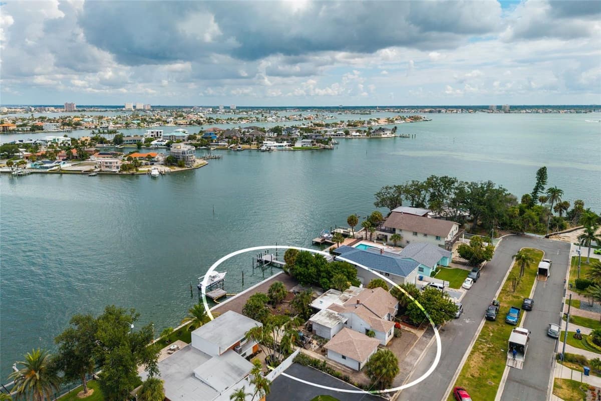 216 PUNTA VISTA DRIVE — photo 14 of 20