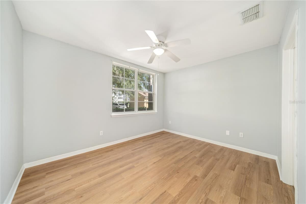 714 SIENA PALM DRIVE — photo 11 of 32