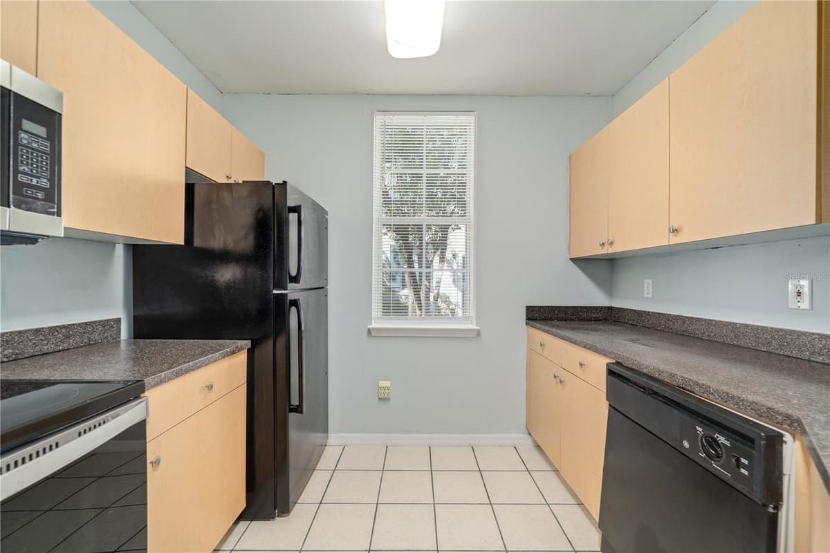 714 SIENA PALM DRIVE — photo 18 of 32