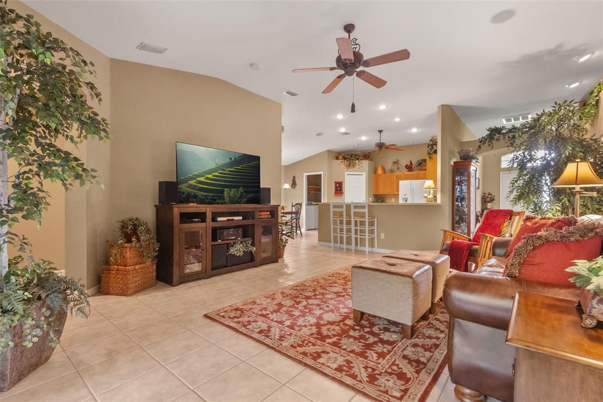 13813 SIGLER STREET — photo 4 of 27