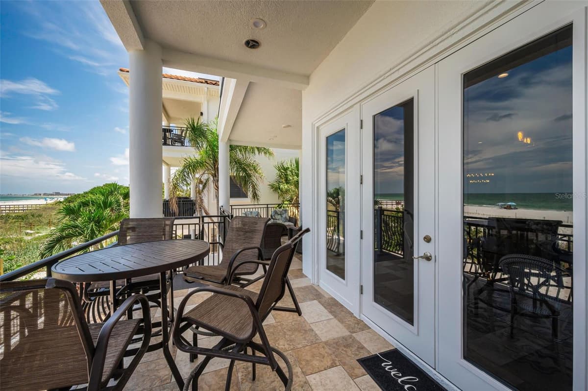 9550 GULF BOULEVARD — photo 32 of 86