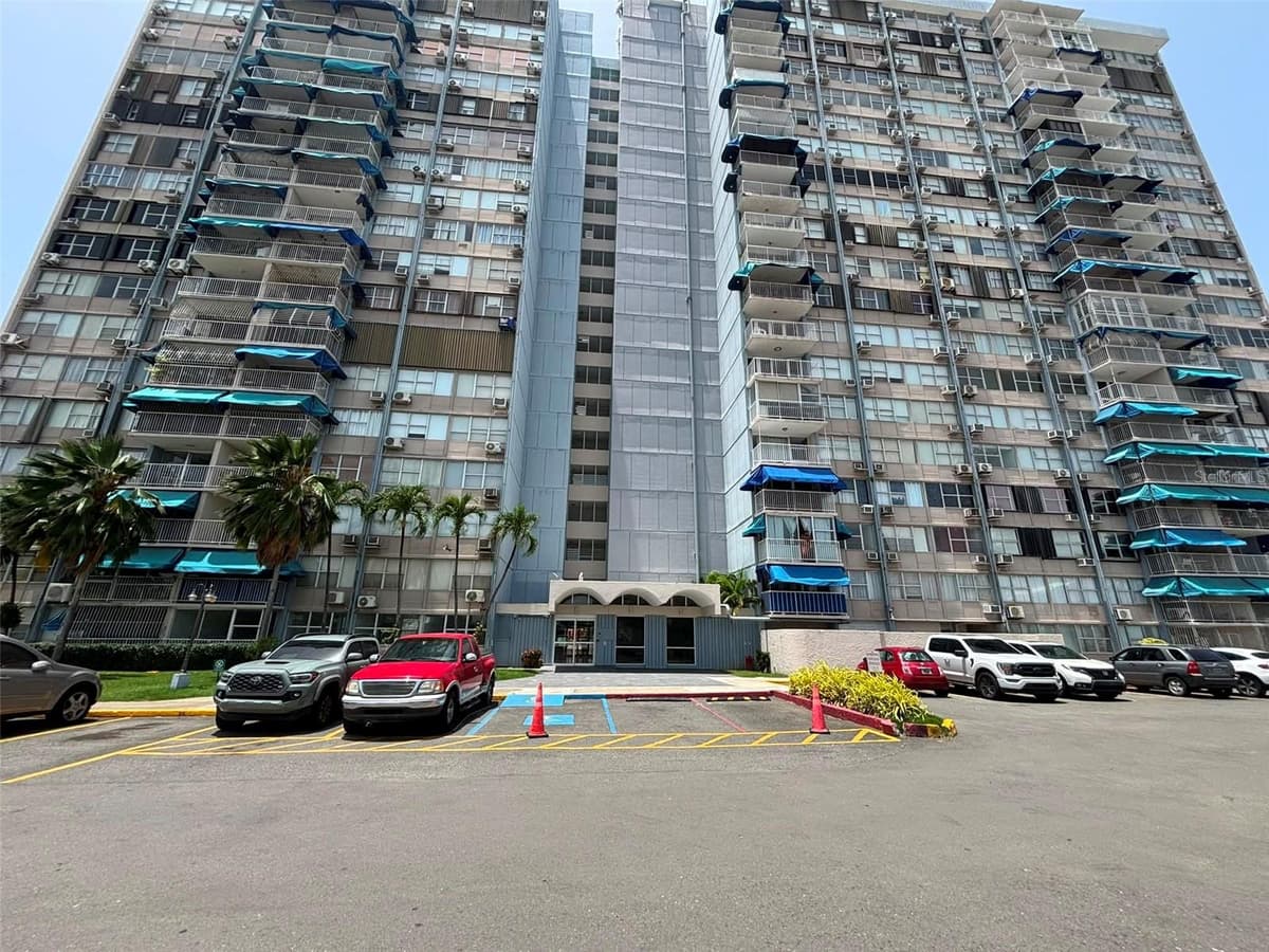 1005 Apt CONDOMINIO MUNDO FELIZ (10MO PISO - BALDORIOTY TOW — photo 2 of 4
