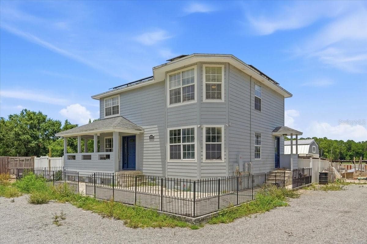14445 COMMONWEALTH AVENUE — photo 44 of 45