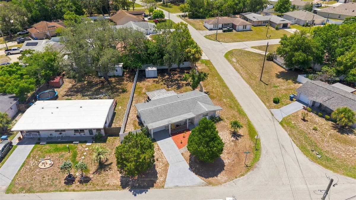 3498 THUNDERBIRD AVENUE — photo 34 of 38