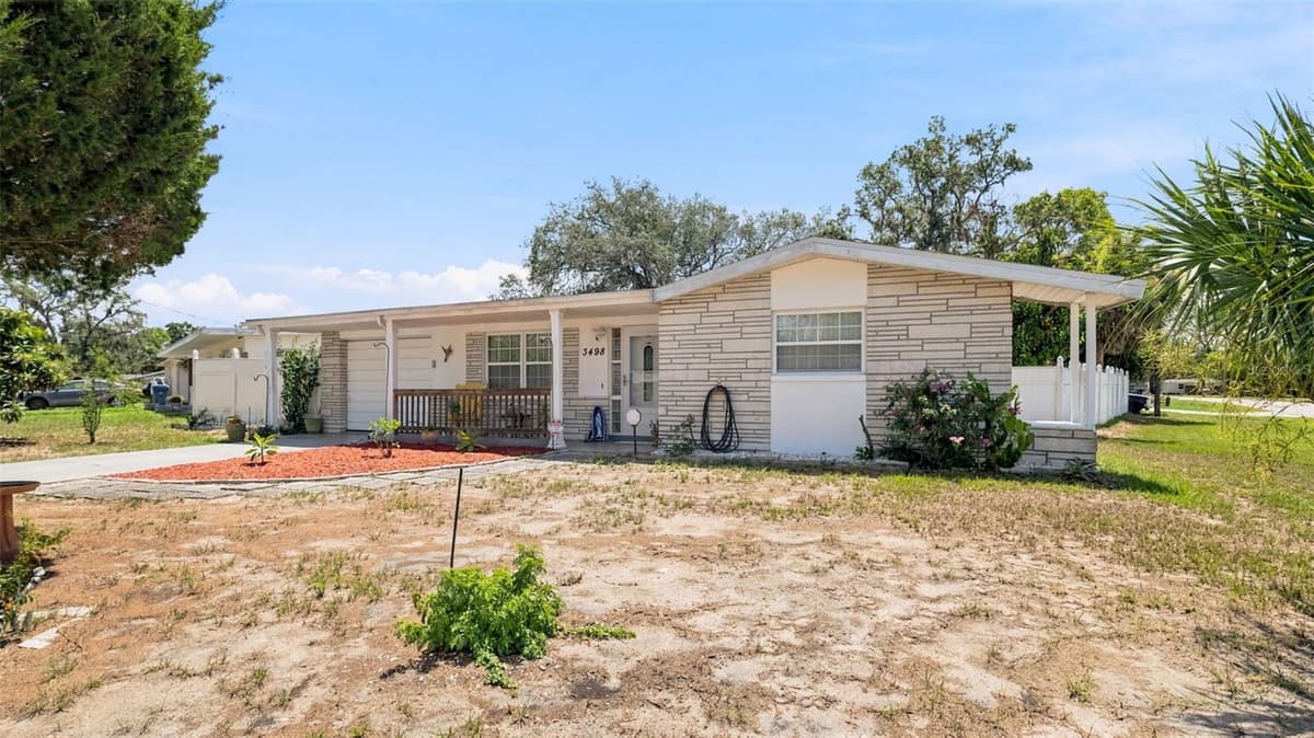 3498 THUNDERBIRD AVENUE — photo 4 of 38