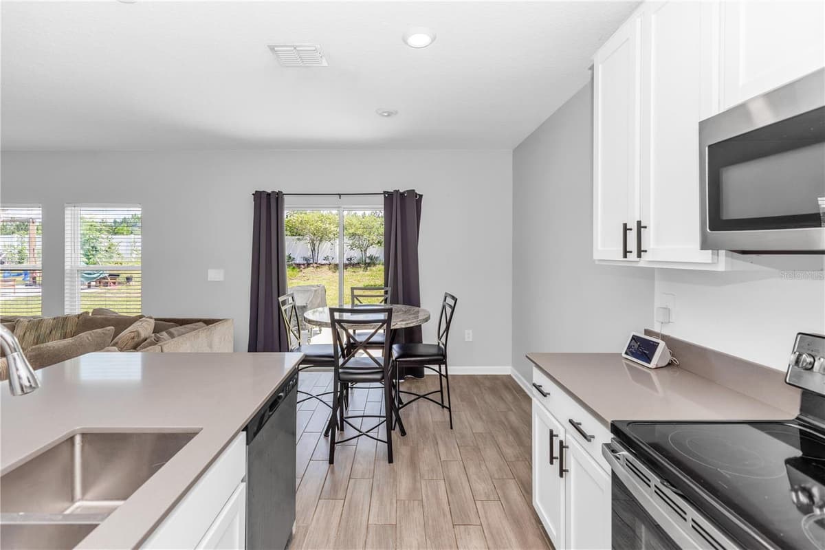 1104 PEACH CREEK DRIVE — photo 14 of 31