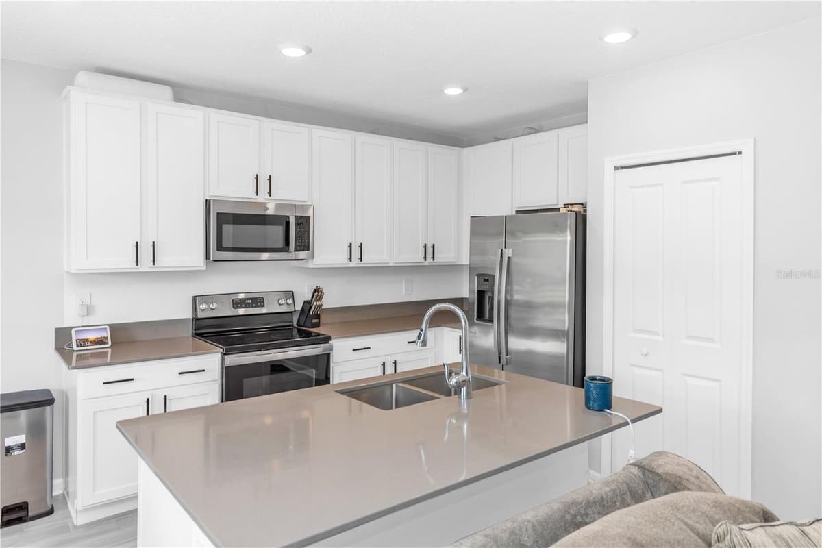 1104 PEACH CREEK DRIVE — photo 15 of 31