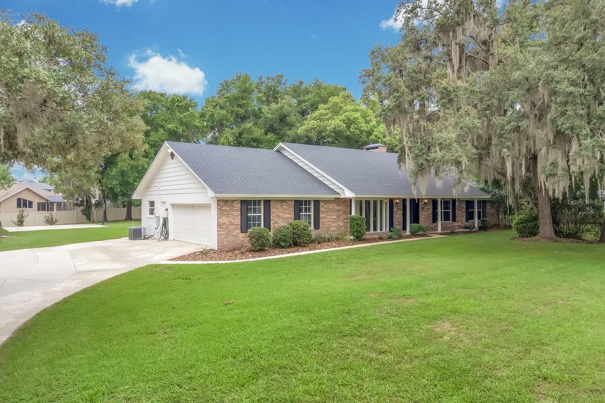 112 FOREST PARK COURT — photo 4 of 52