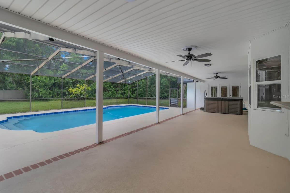112 FOREST PARK COURT — photo 49 of 52