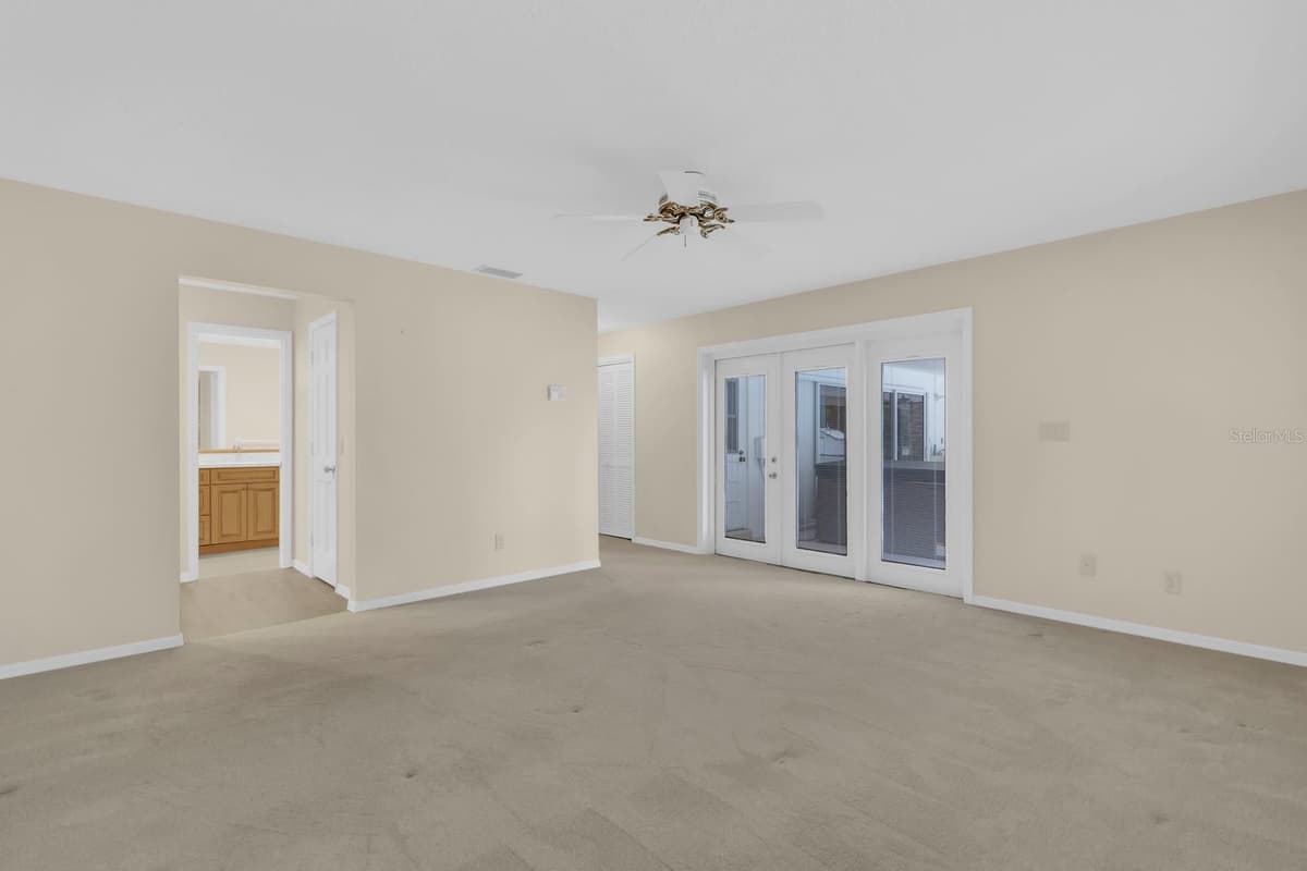 112 FOREST PARK COURT — photo 37 of 52