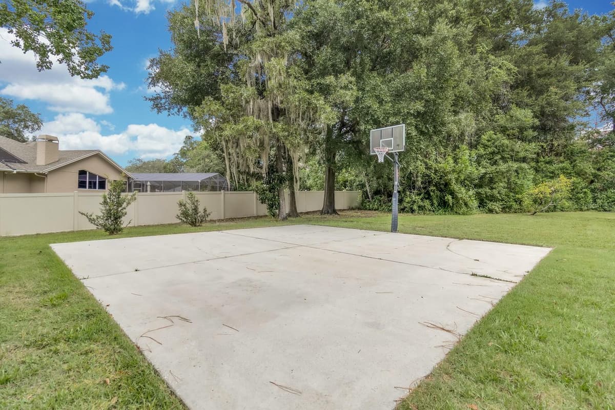 112 FOREST PARK COURT — photo 8 of 52