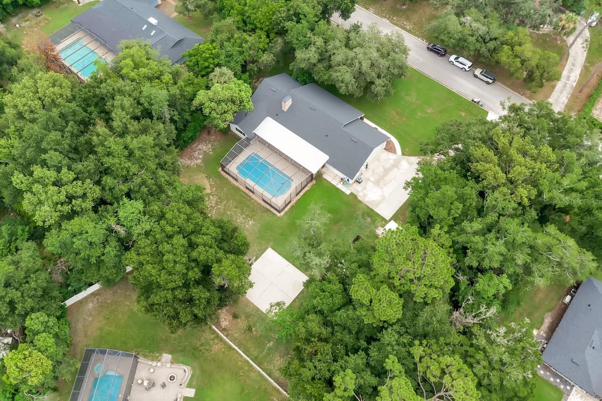 112 FOREST PARK COURT — photo 10 of 52