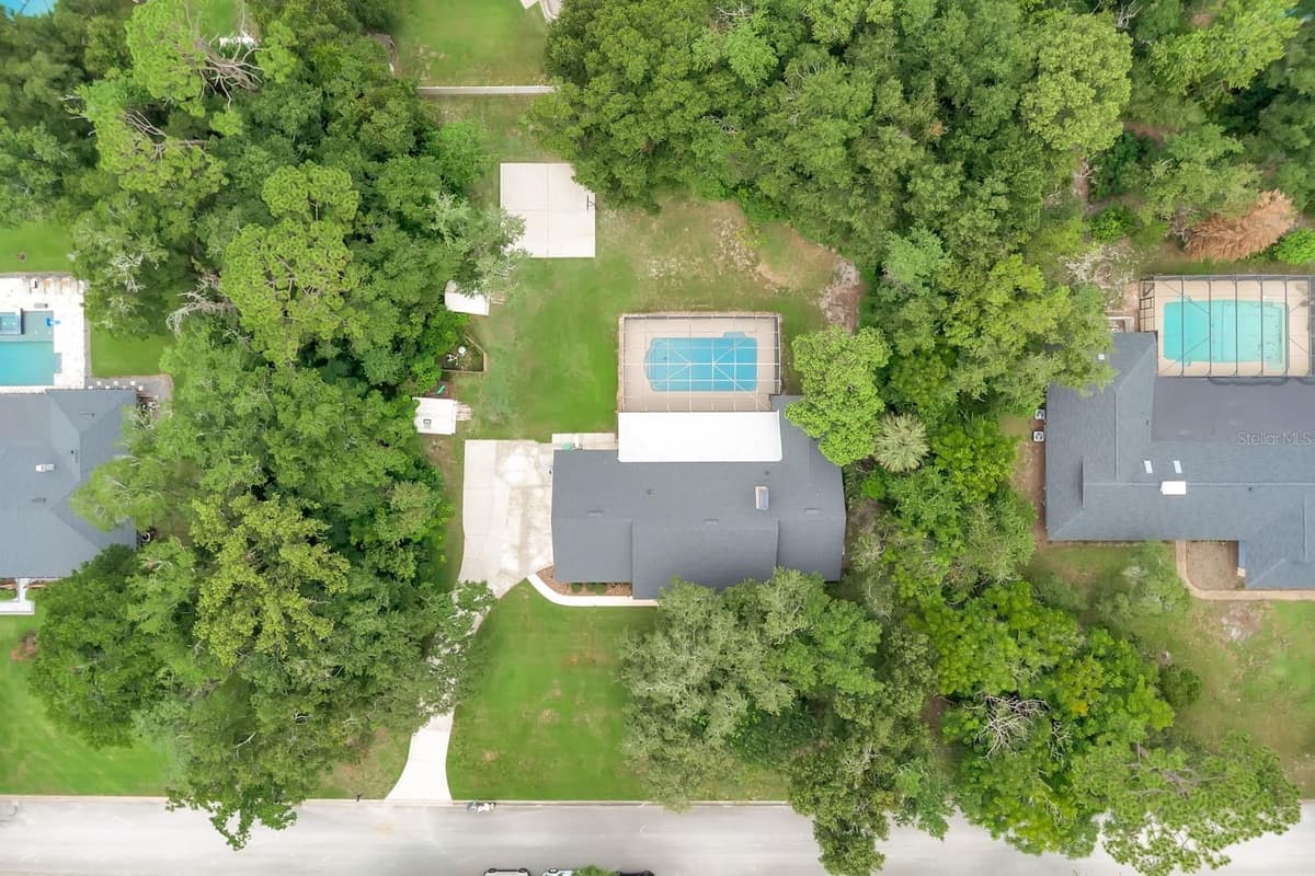 112 FOREST PARK COURT — photo 12 of 52