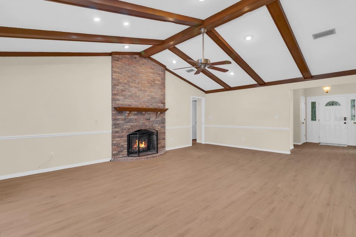 112 FOREST PARK COURT — photo 23 of 52