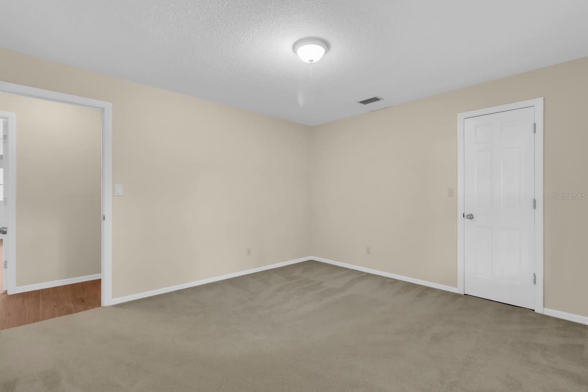 112 FOREST PARK COURT — photo 42 of 52
