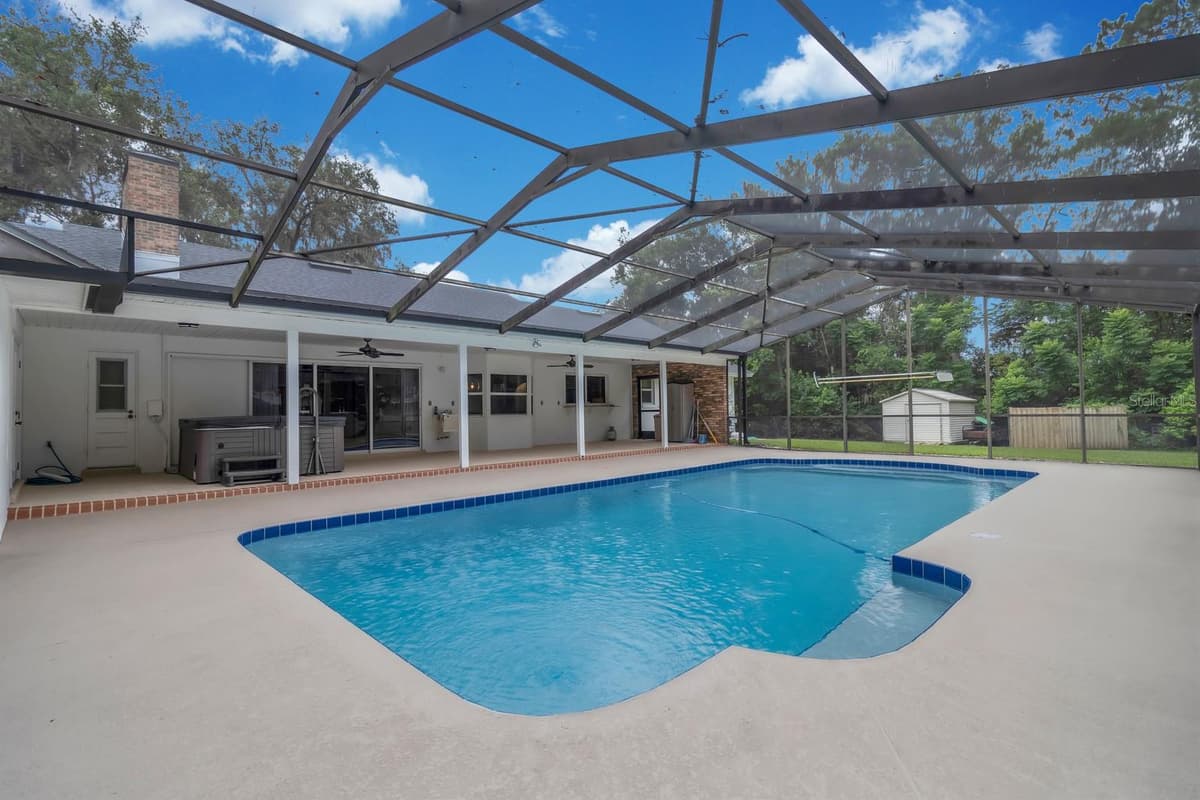 112 FOREST PARK COURT — photo 50 of 52