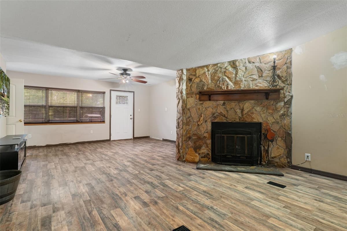 12042 KAMBACK DRIVE — photo 7 of 49
