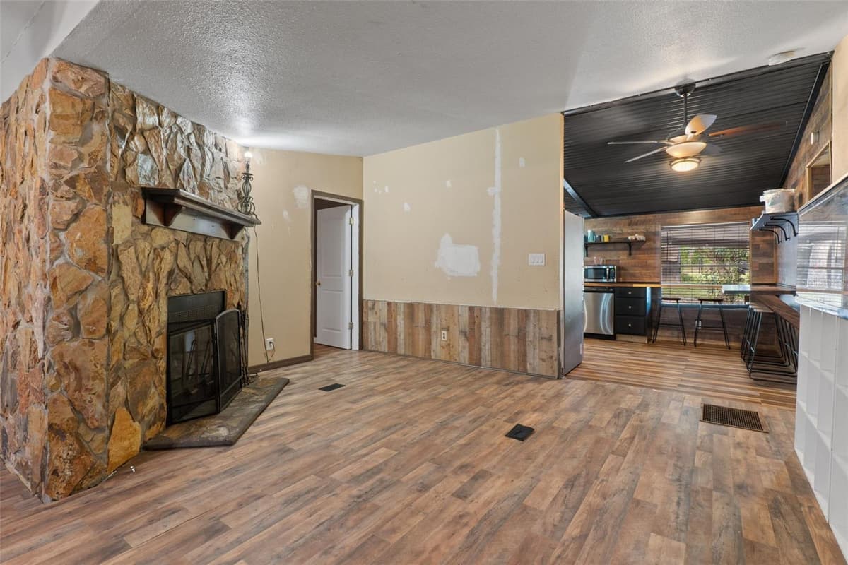 12042 KAMBACK DRIVE — photo 11 of 49