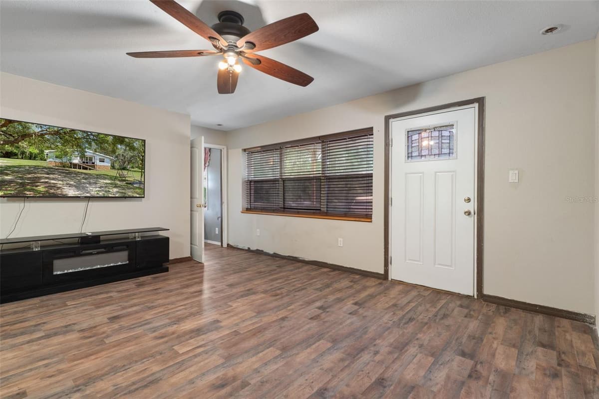 12042 KAMBACK DRIVE — photo 9 of 49