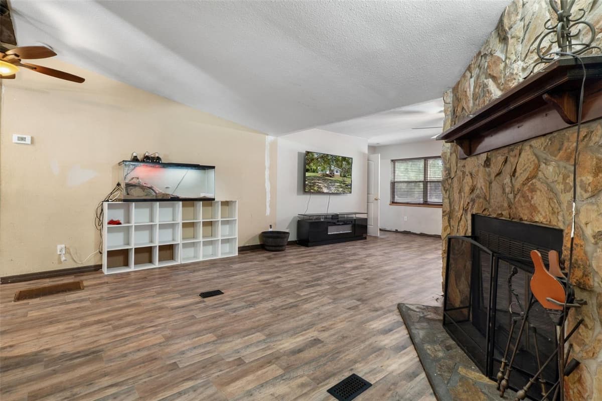 12042 KAMBACK DRIVE — photo 13 of 49