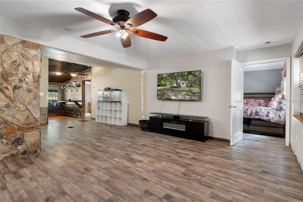 12042 KAMBACK DRIVE — photo 12 of 49