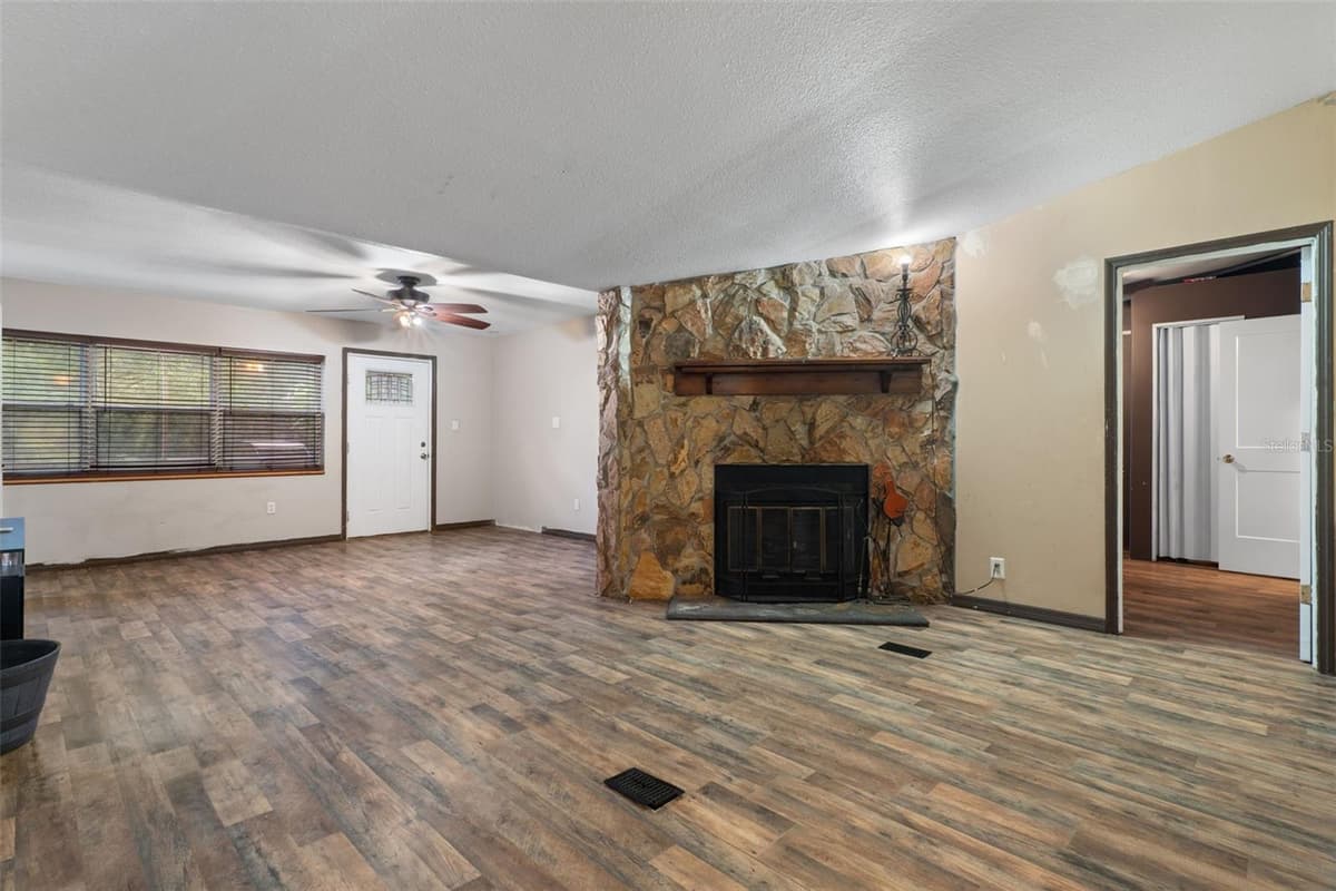 12042 KAMBACK DRIVE — photo 6 of 49