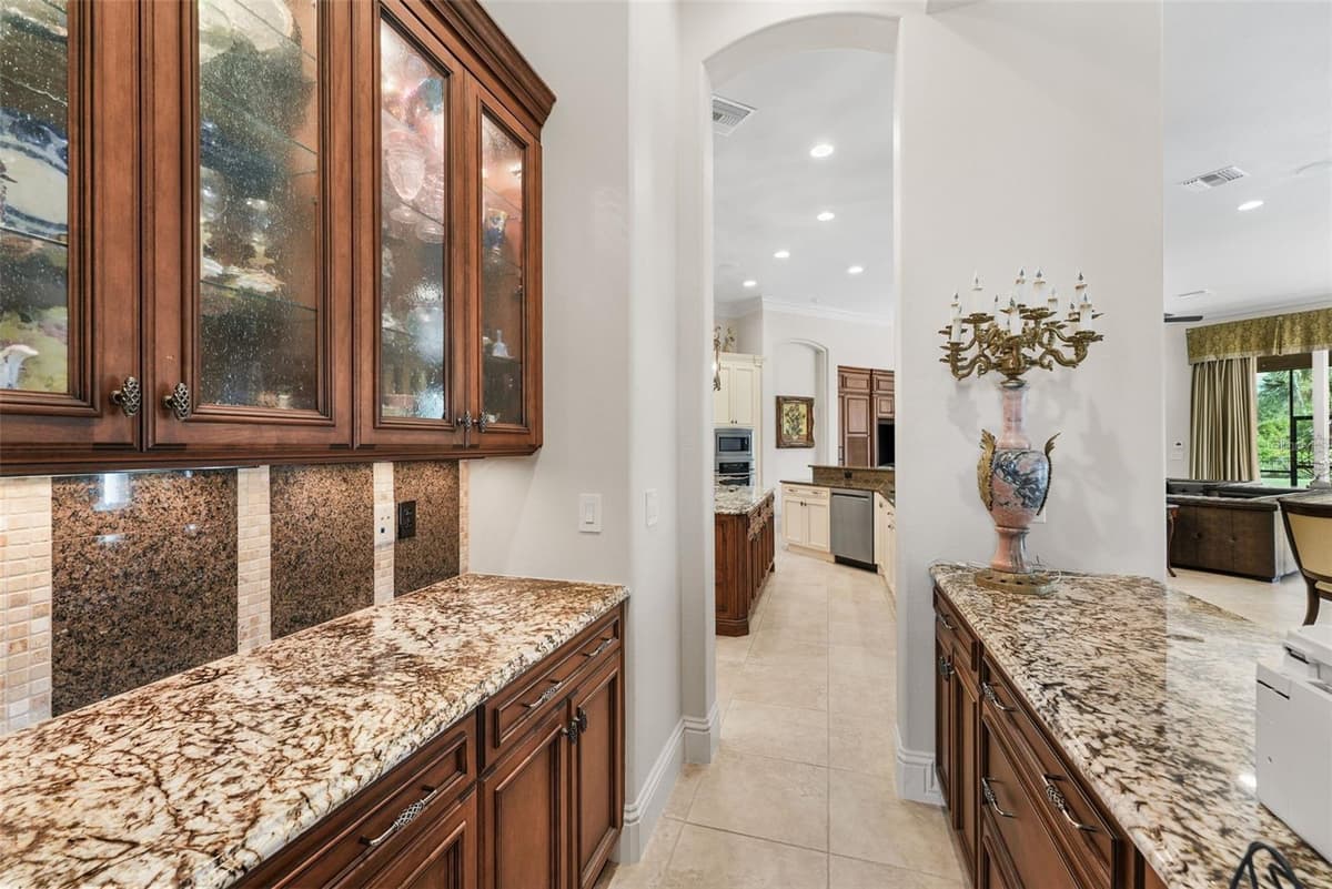 16028 PENDIO DRIVE — photo 13 of 100