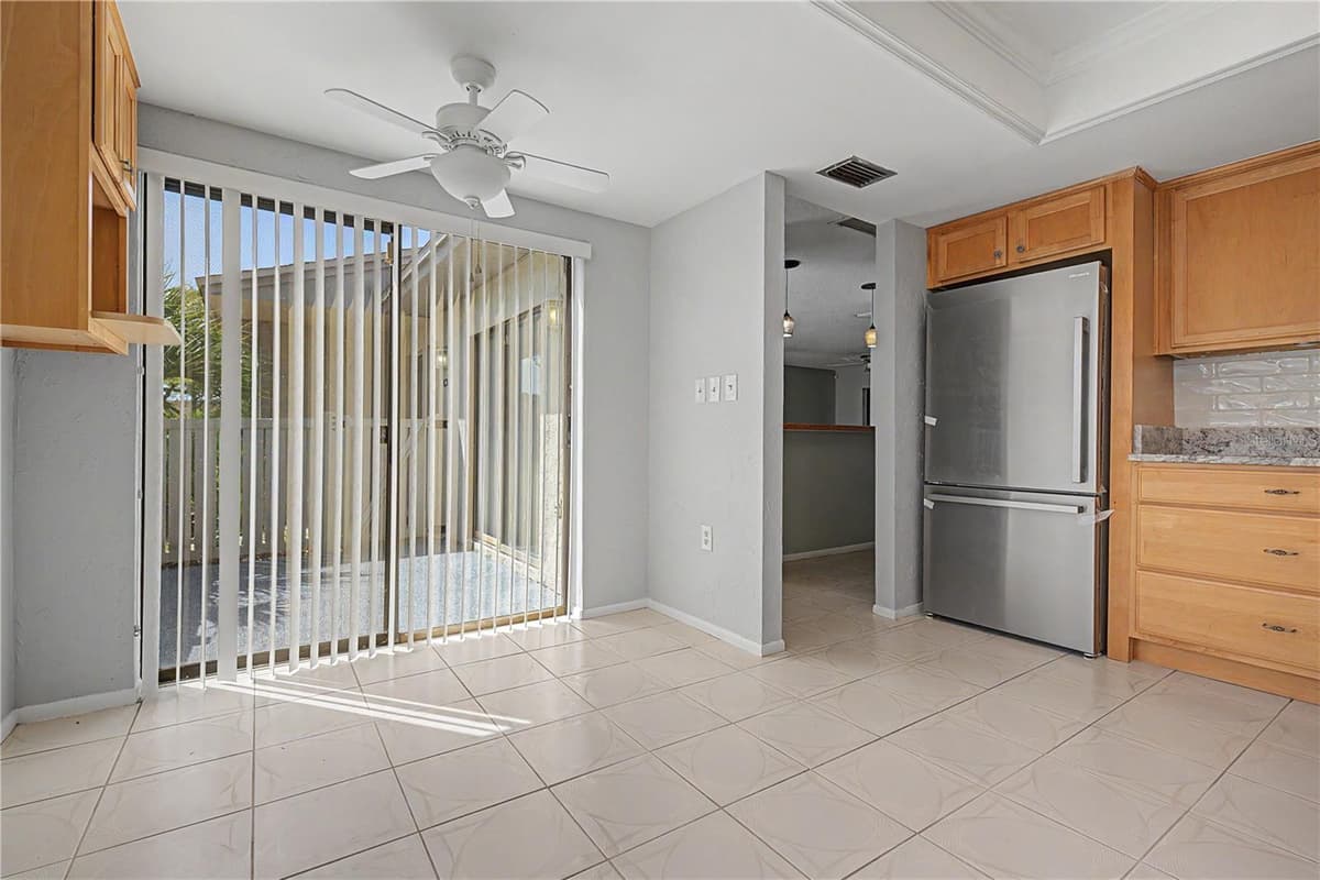 75 POOLE PLACE — photo 12 of 55