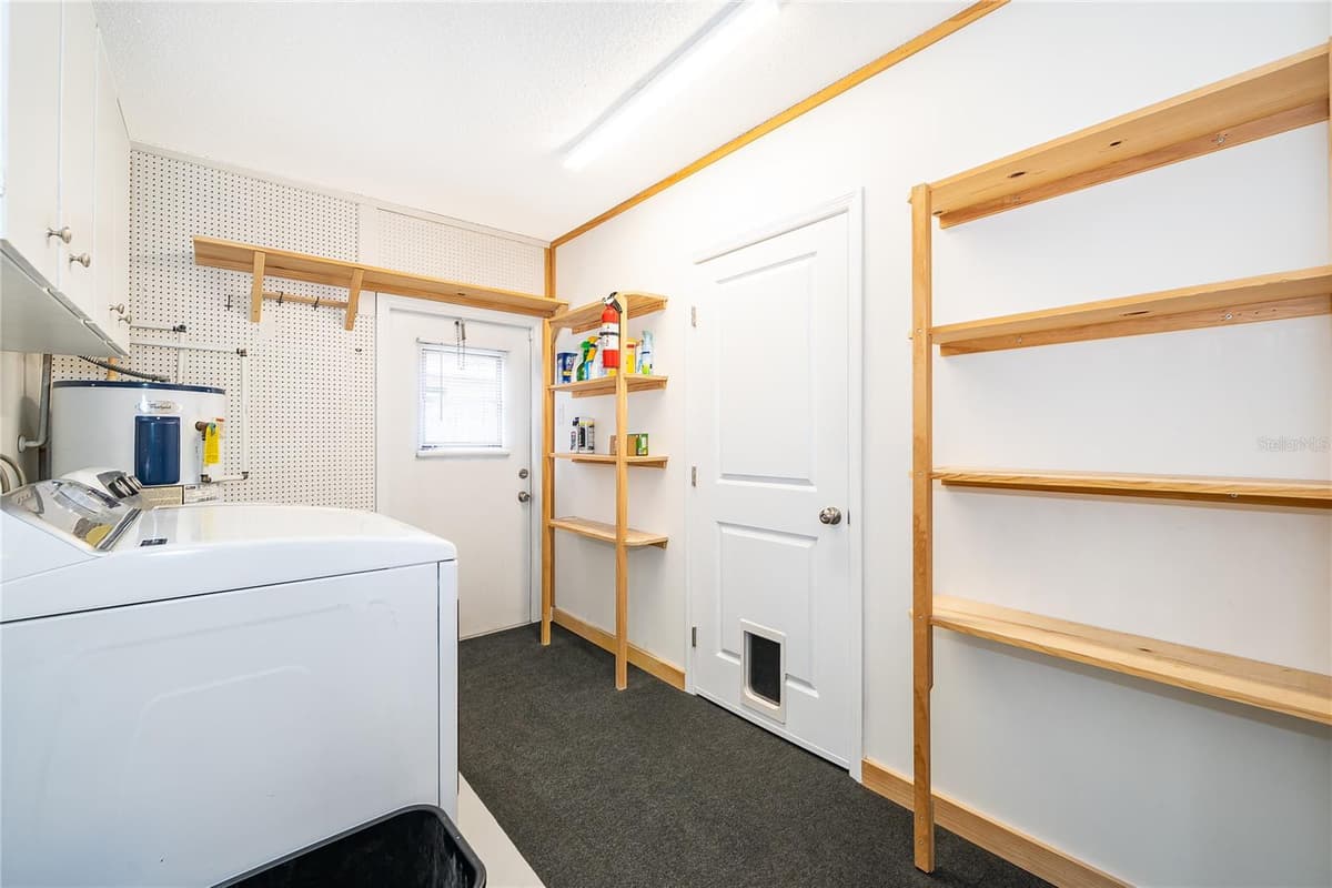 15 BULOVA DRIVE — photo 10 of 34