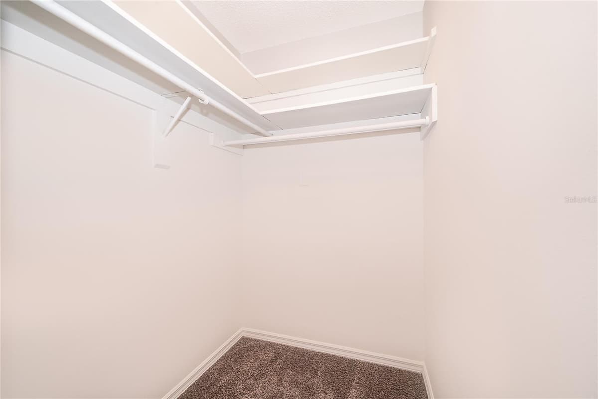 15 BULOVA DRIVE — photo 18 of 34