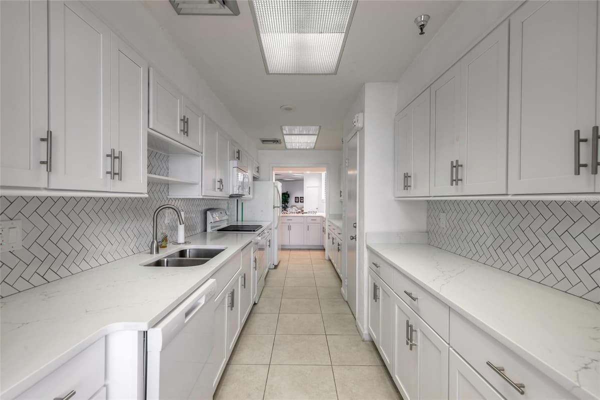 3023 ATLANTIC AVENUE — photo 33 of 55