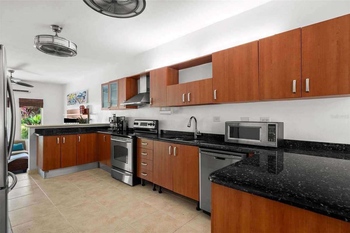 90 CANDELERO DRIVE — photo 8 of 35