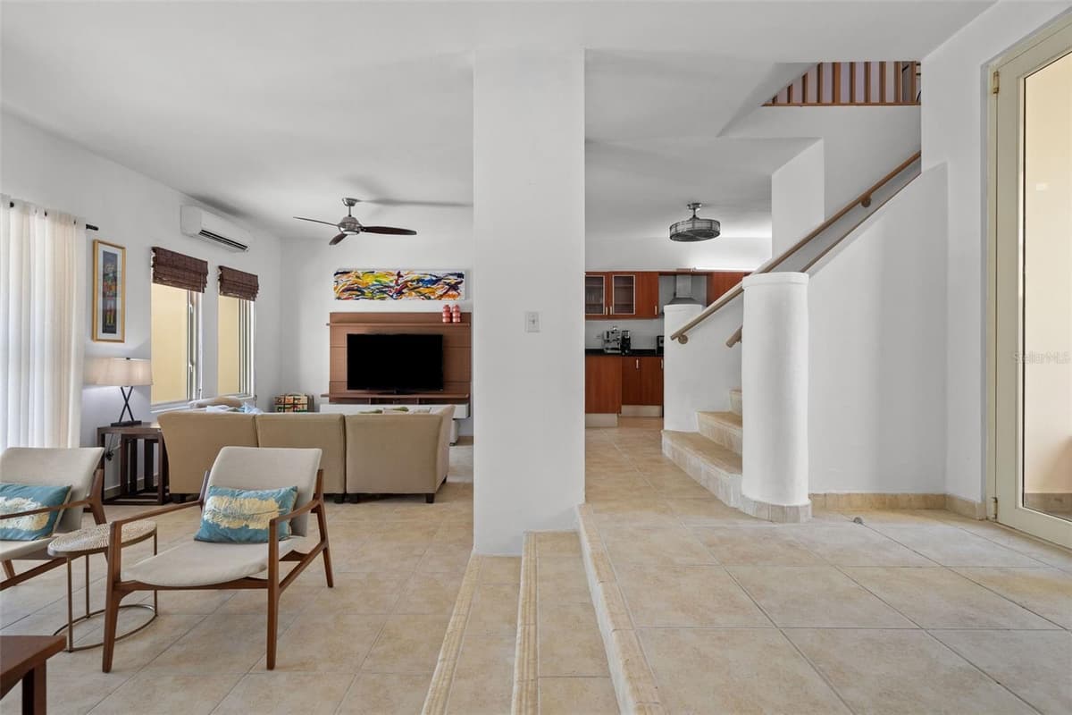 90 CANDELERO DRIVE — photo 5 of 35