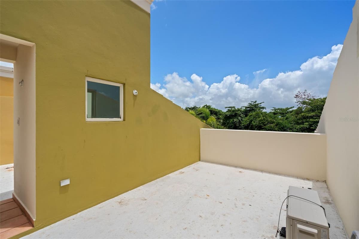 90 CANDELERO DRIVE — photo 29 of 35