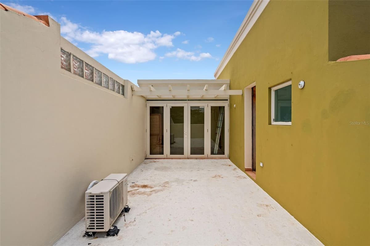 90 CANDELERO DRIVE — photo 30 of 35