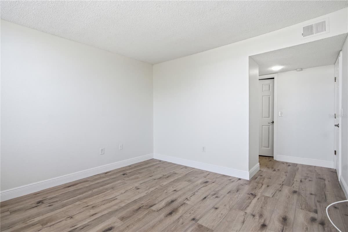 2500 WINDING CREEK BOULEVARD — photo 11 of 20
