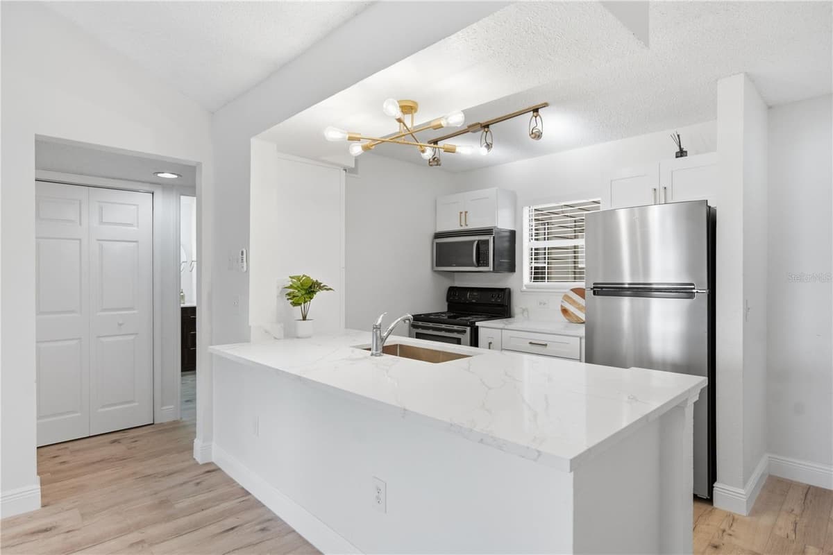 2500 WINDING CREEK BOULEVARD — photo 4 of 20
