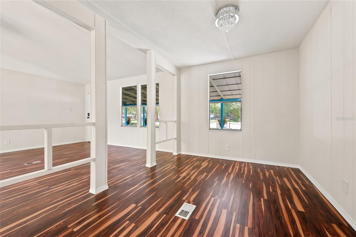 187 PEACH GLEN — photo 10 of 31
