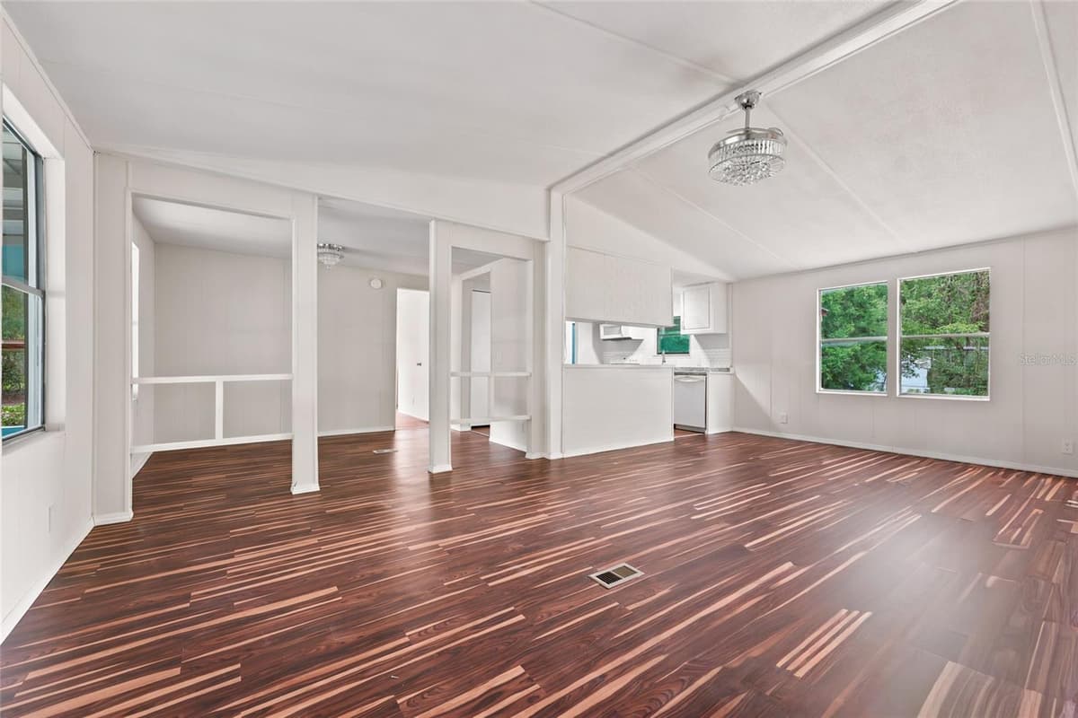 187 PEACH GLEN — photo 13 of 31