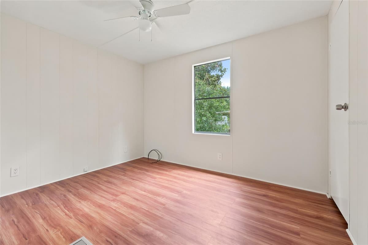 187 PEACH GLEN — photo 6 of 31