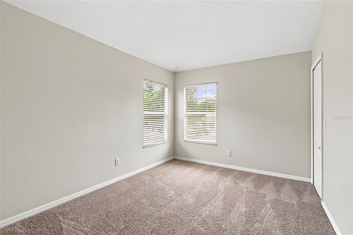 7806 GRASMERE DRIVE — photo 29 of 43