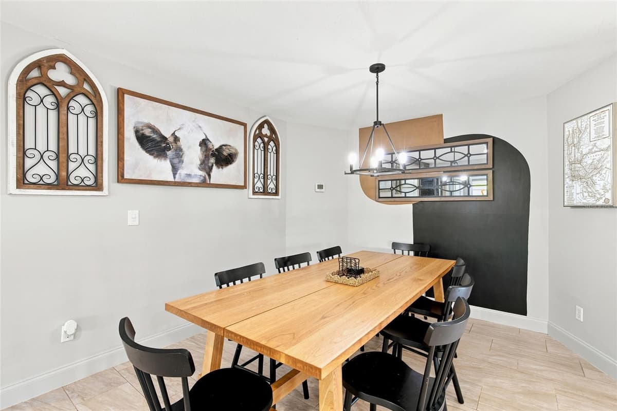 224 MCGOWAN AVENUE — photo 5 of 42