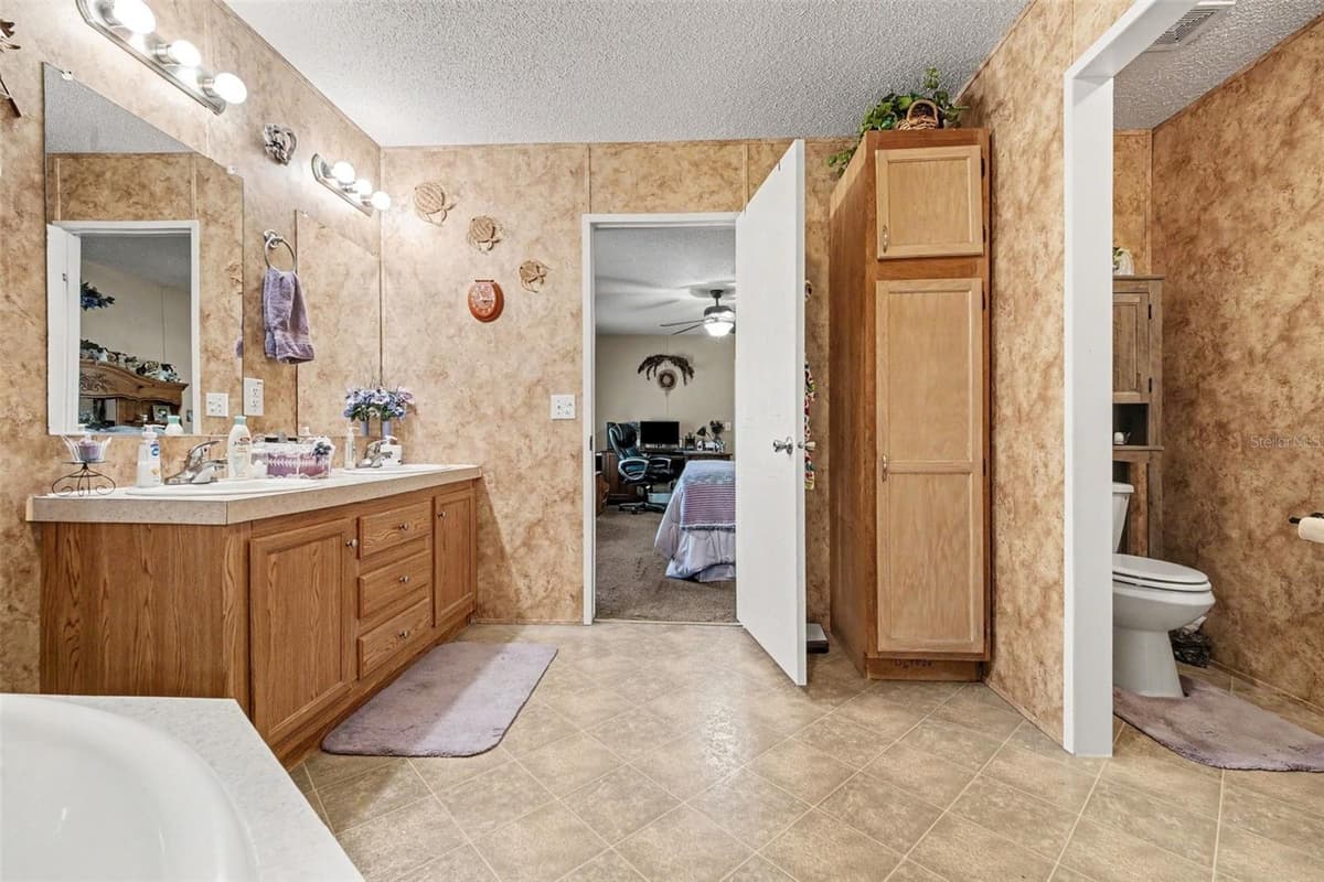 2205 HIBISCUS AVENUE — photo 13 of 20