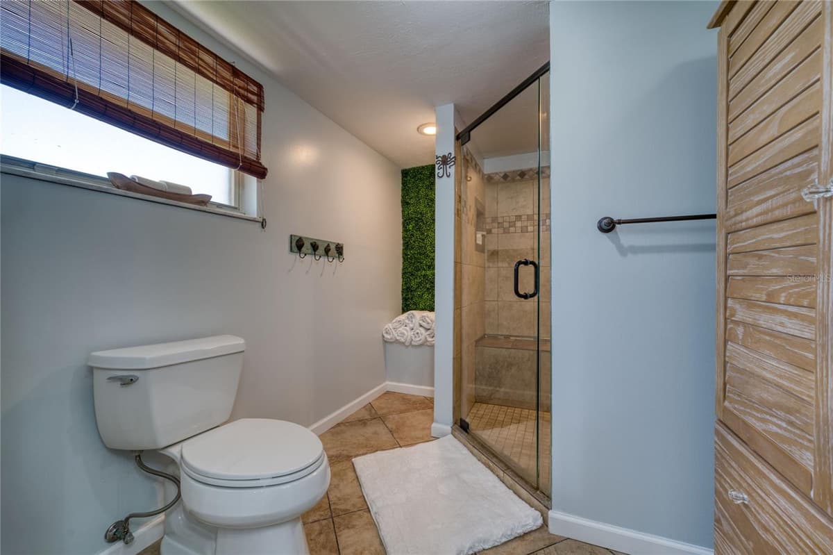 465 11TH AVENUE — photo 43 of 64