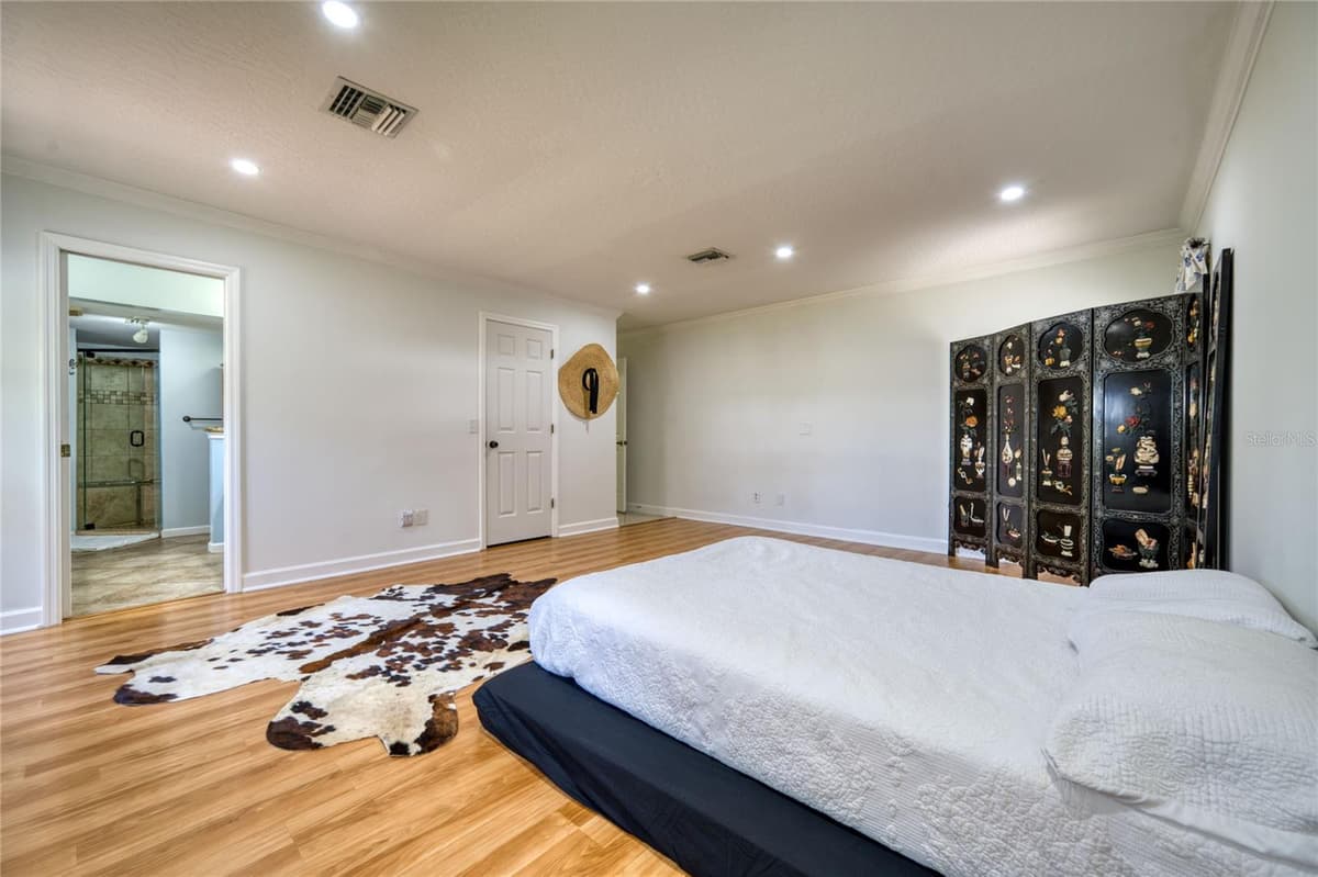 465 11TH AVENUE — photo 38 of 64